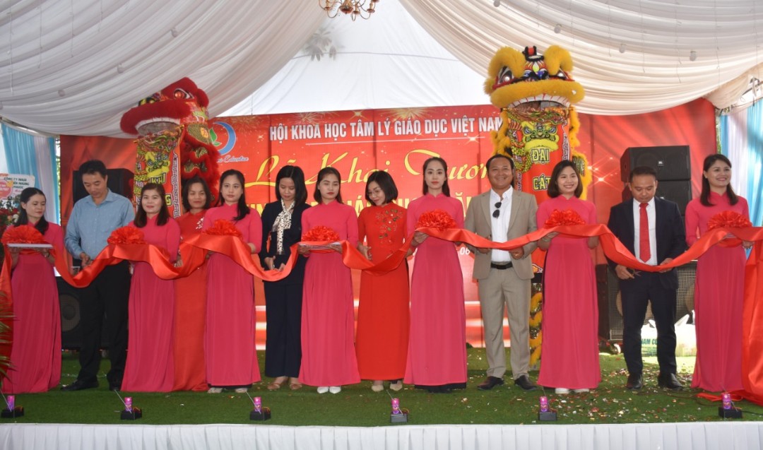 Đội ngũ giáo viên